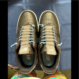 Nike Women’s Air Force One ‘07 Low - size 6.